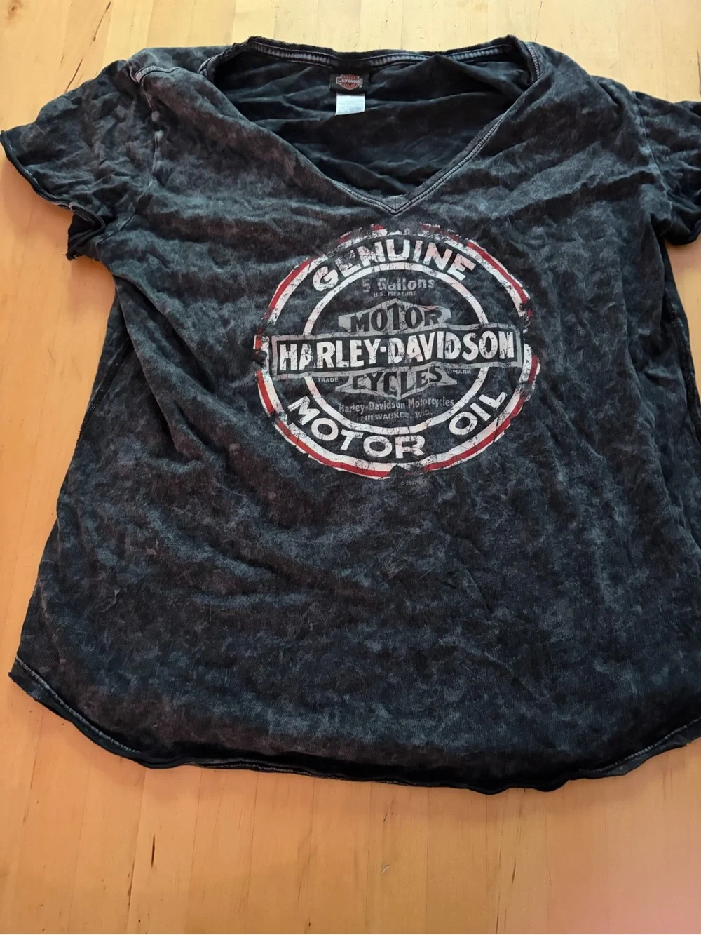 Harley-Davidson Black Distressed Logo V-Neck Tee - Picture 1 of 4